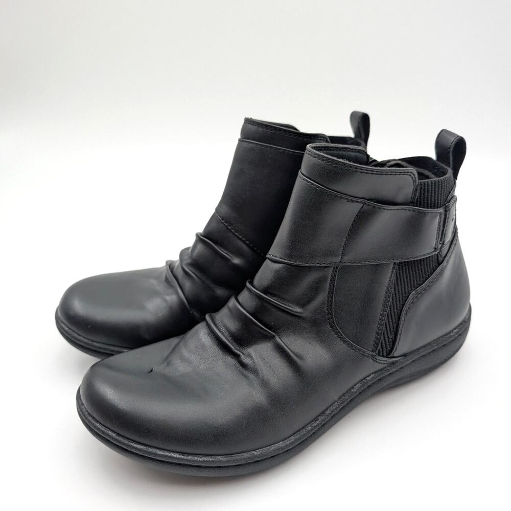 Clarks Collection Laurieann Park Closed Toe Boots Women's Black Size US7.5 EU38